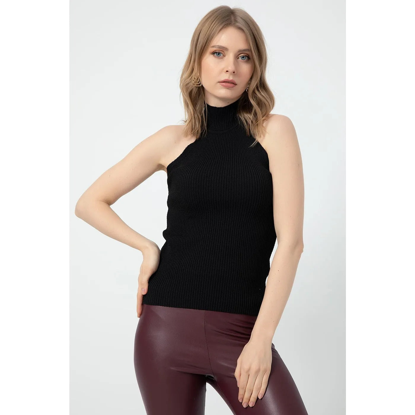 Sleeveless Turtleneck Black Top